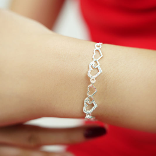 Dil Seâ â 925 Sterling Silver Heart Link Bracelet