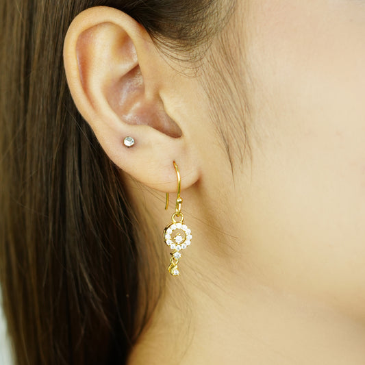 Zariya Bloom” – 925 Sterling Silver Gold-Plated Floral Dangler Earrings