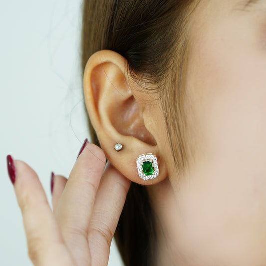 Emeralda Luxe” – 925 Sterling Silver Green Stud Earrings