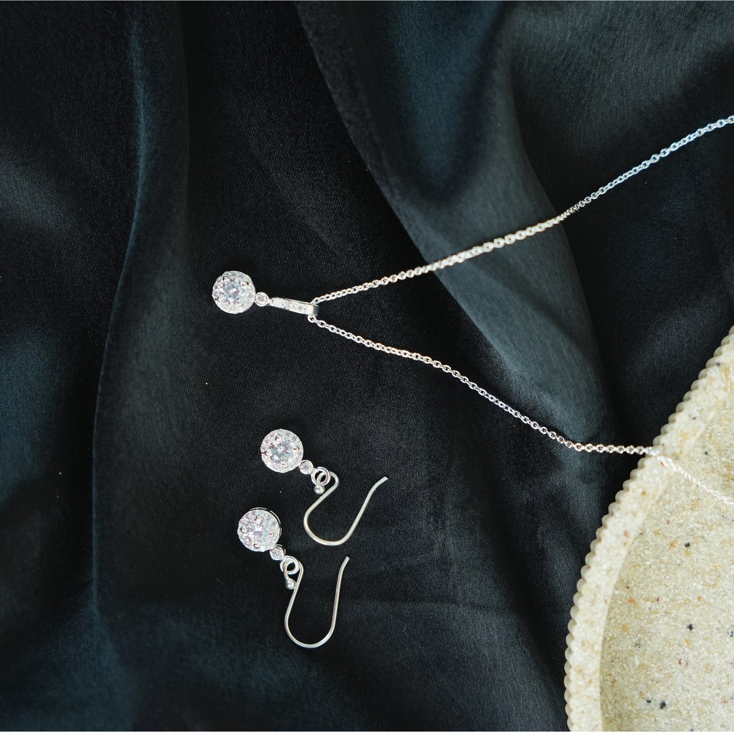 Silver Solitaire Sparkle Necklace