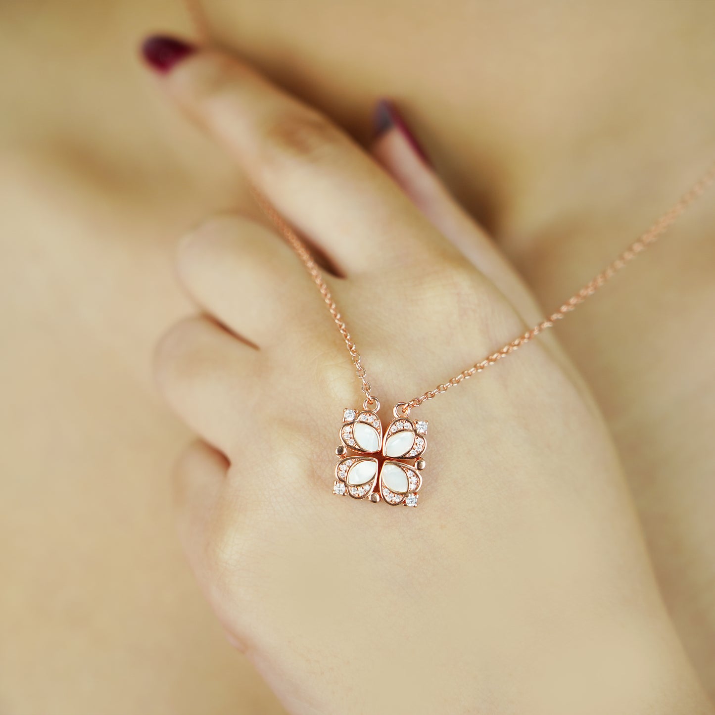 Blush Bloom – Rose Gold Floral Elegance Necklace
