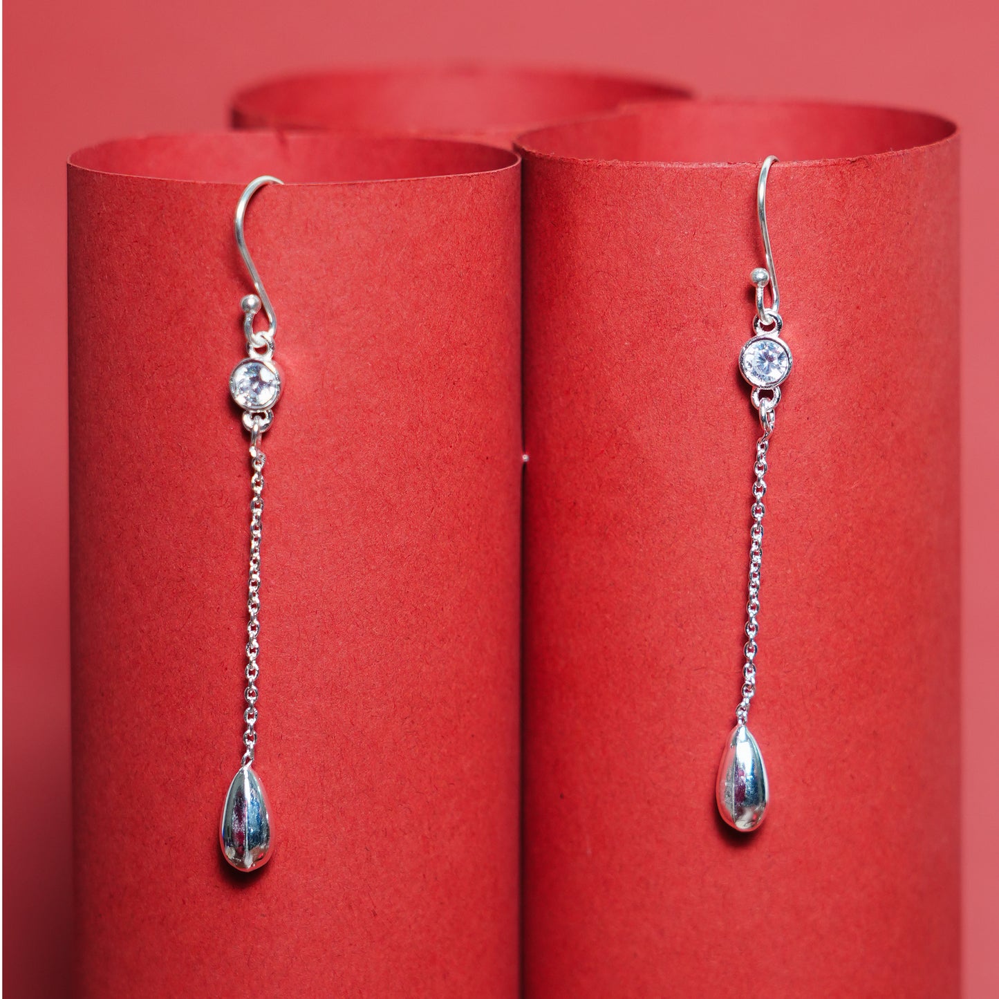 Lunara Drip” – 925 Sterling Silver Teardrop Chain Earrings
