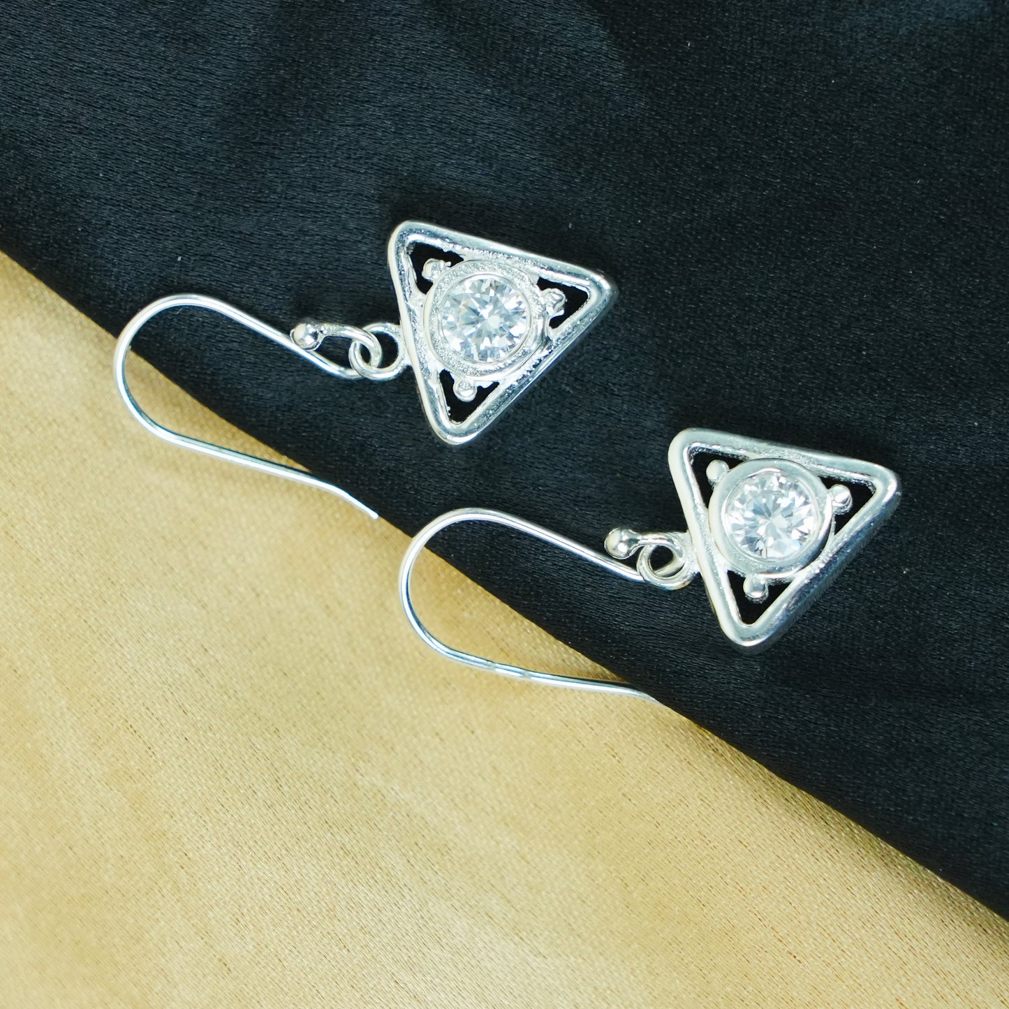 Trilux Charm” – 925 Sterling Silver Triangle Drop Earrings