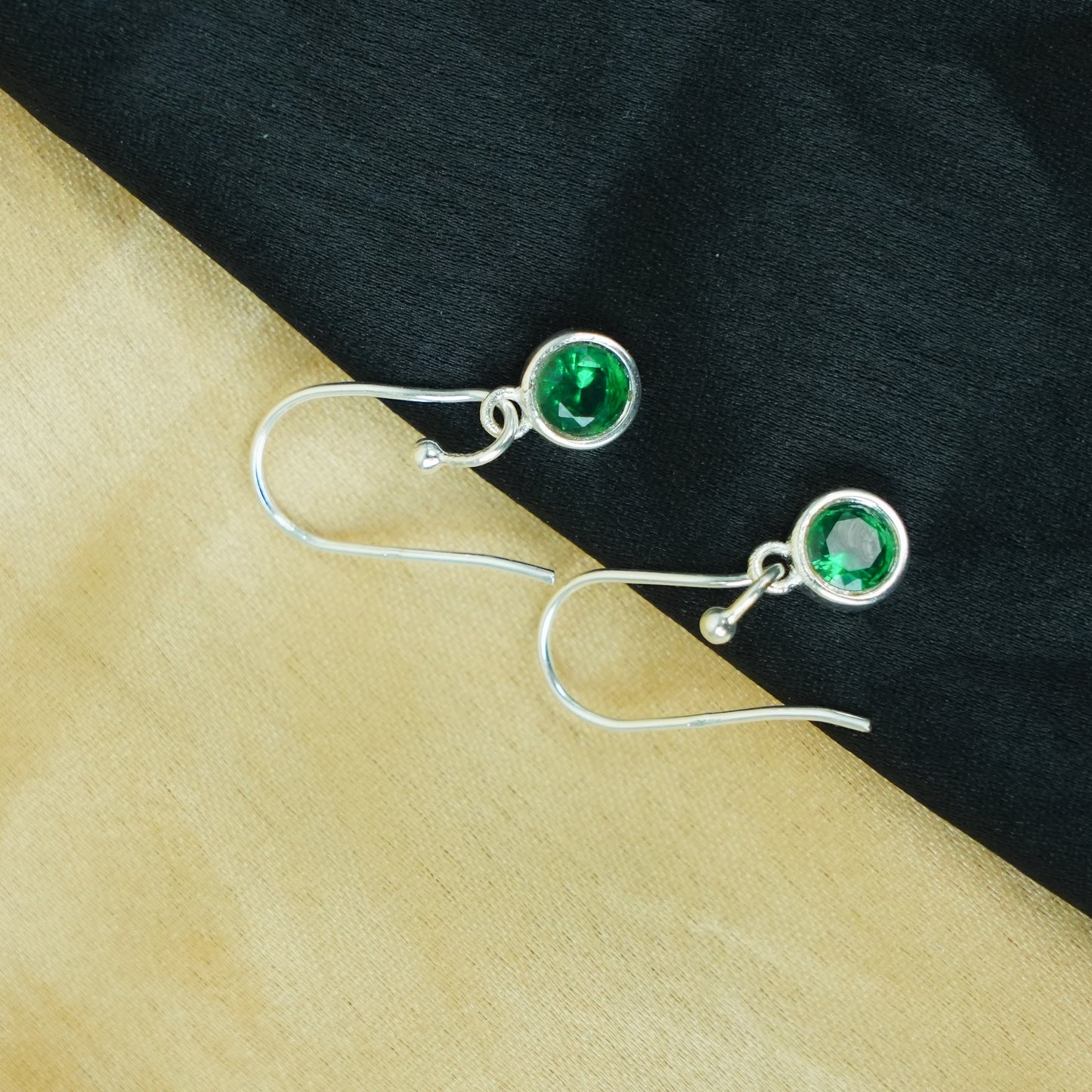 Emeralda Luxe” – 925 Sterling Silver Green Stud Earrings
