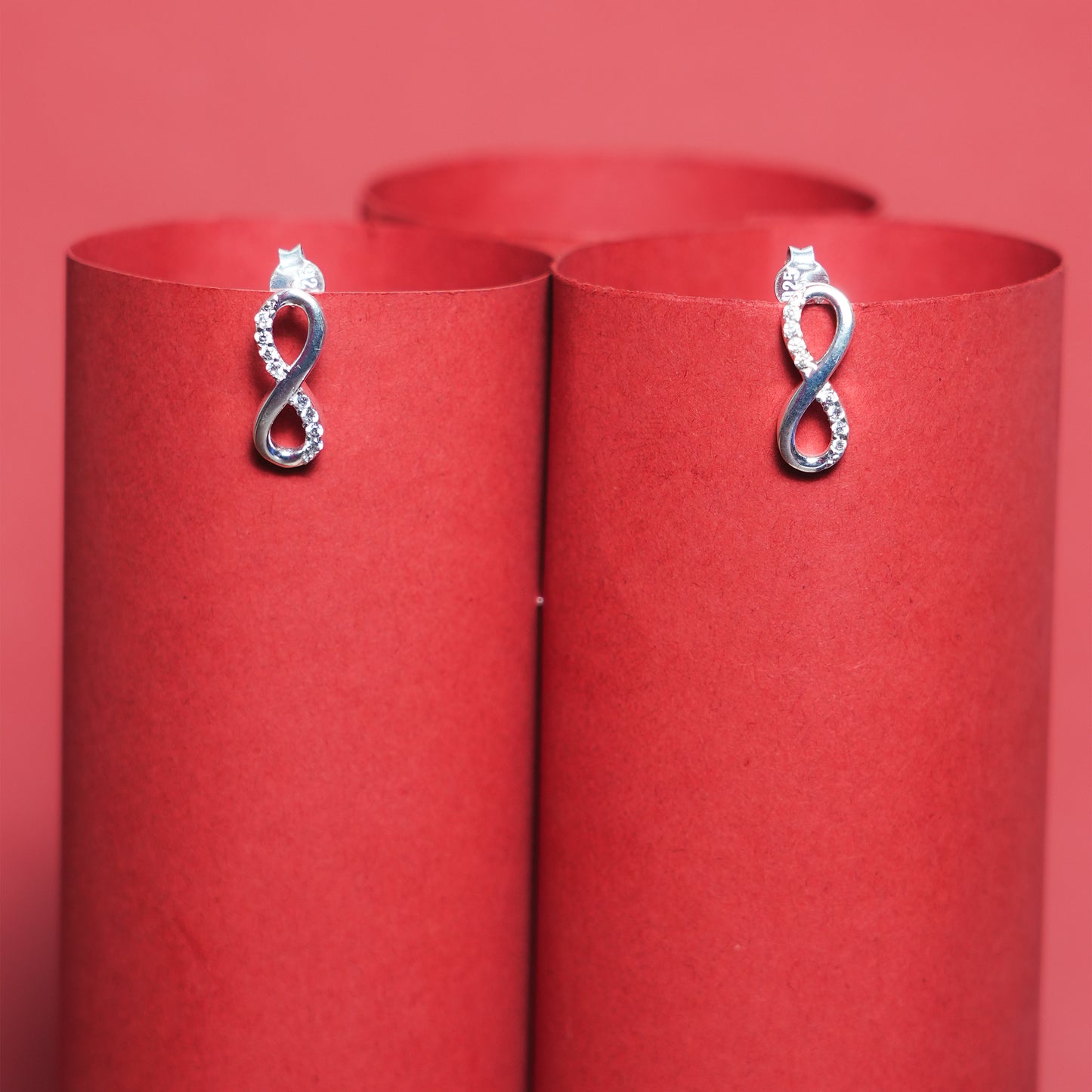 Eterna Loop” – 925 Sterling Silver Infinity Stud Earrings